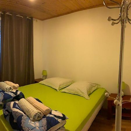 Les Chalets Fleurs De France - Kota Saint-Dalmas Екстер'єр фото