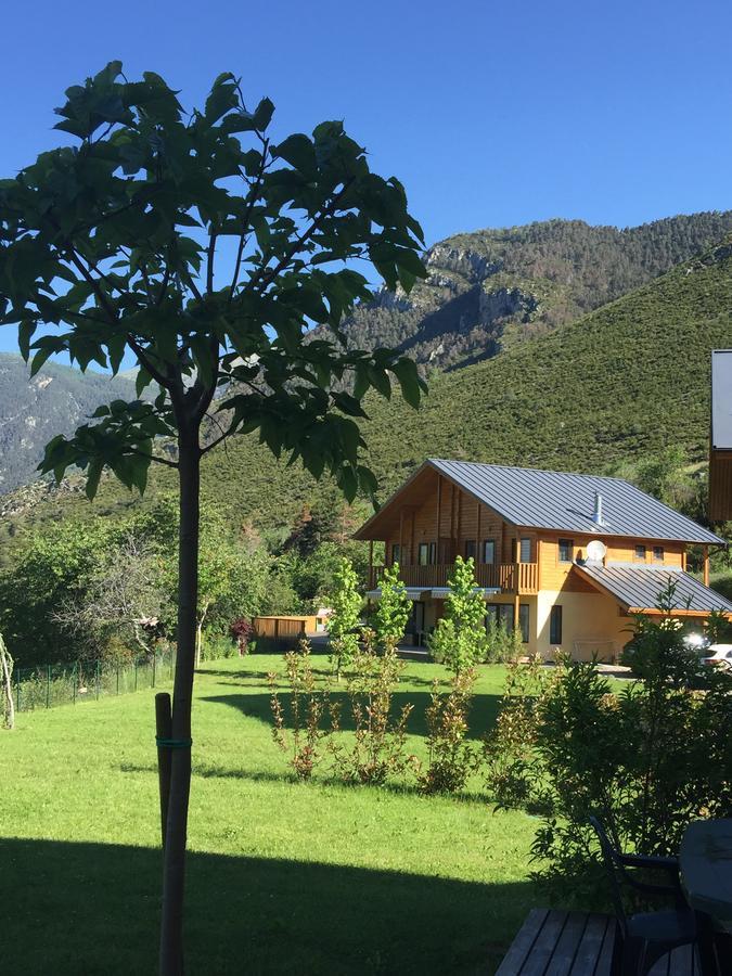 Les Chalets Fleurs De France - Kota Saint-Dalmas Екстер'єр фото