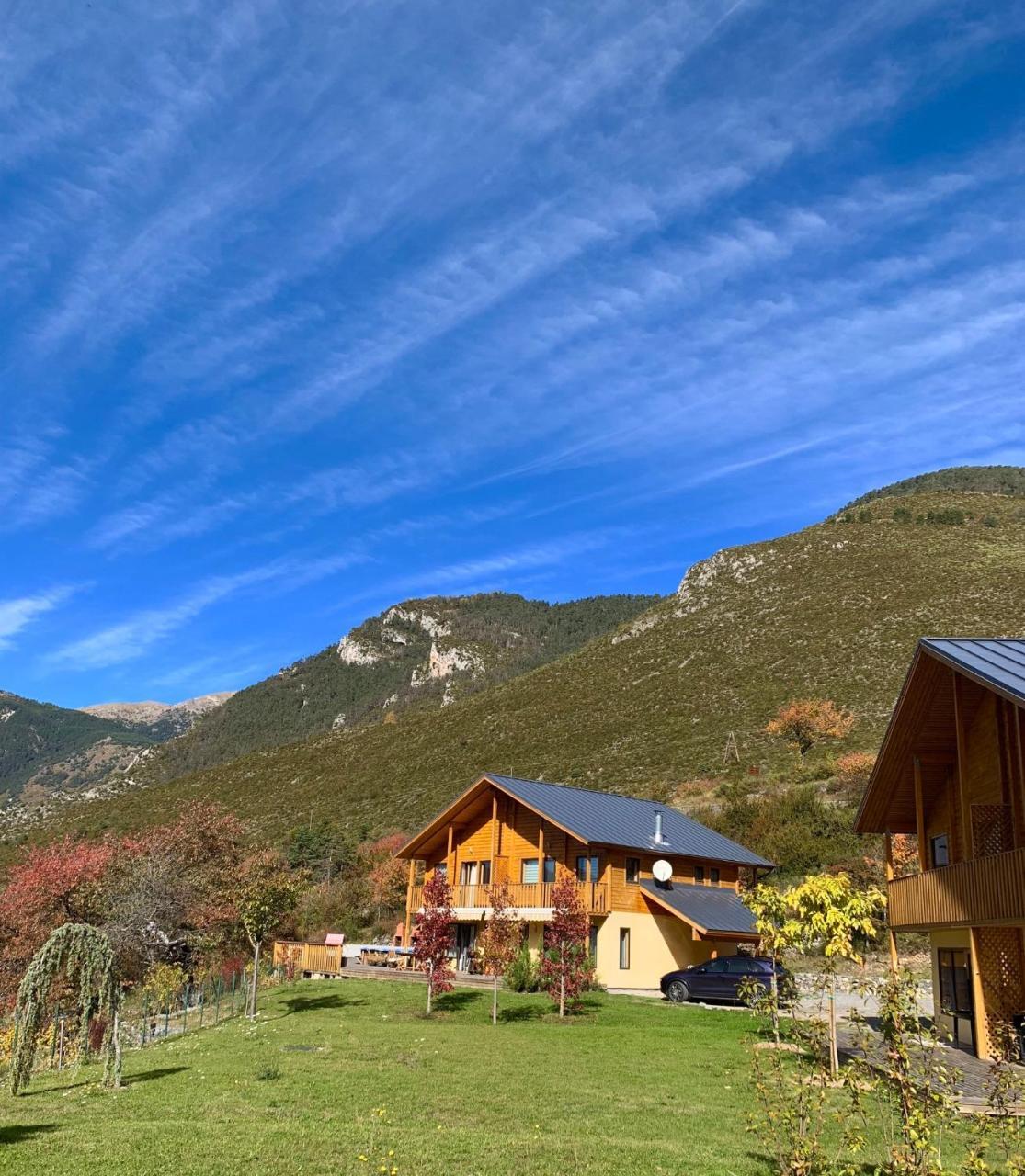 Les Chalets Fleurs De France - Kota Saint-Dalmas Екстер'єр фото