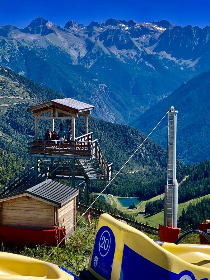 Les Chalets Fleurs De France - Kota Saint-Dalmas Екстер'єр фото